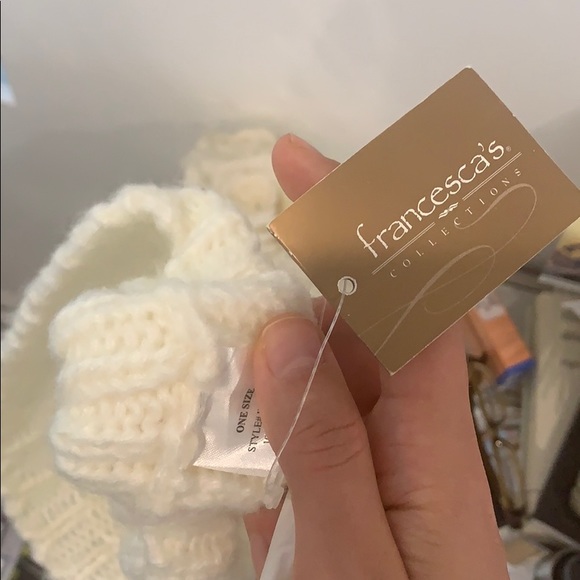 Knitted headband with flower - Picture 3 of 3